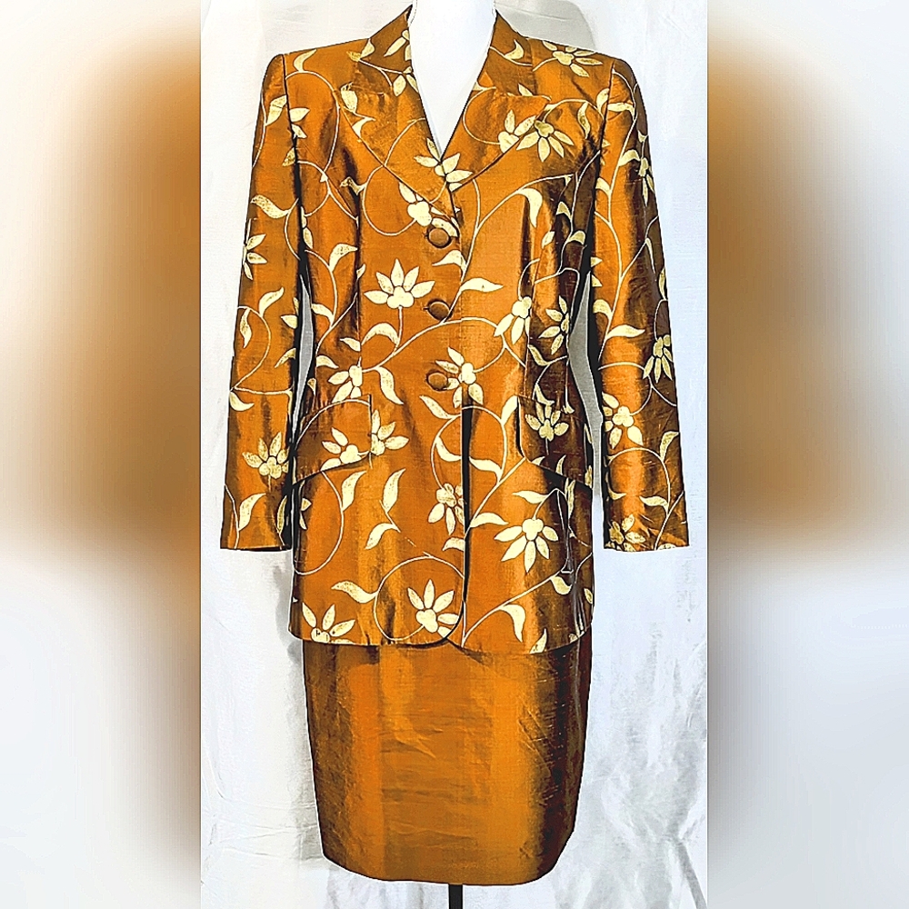 ESCADA VINTAGE 100% Silk  Bronze Gold Floral skirt suit RARE FIND
